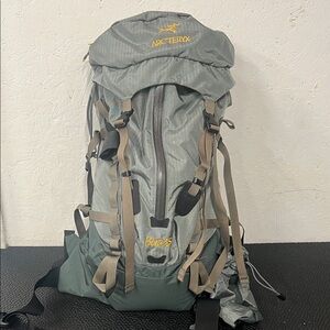 NEW Arc’Teryx Bora 35 Backpack